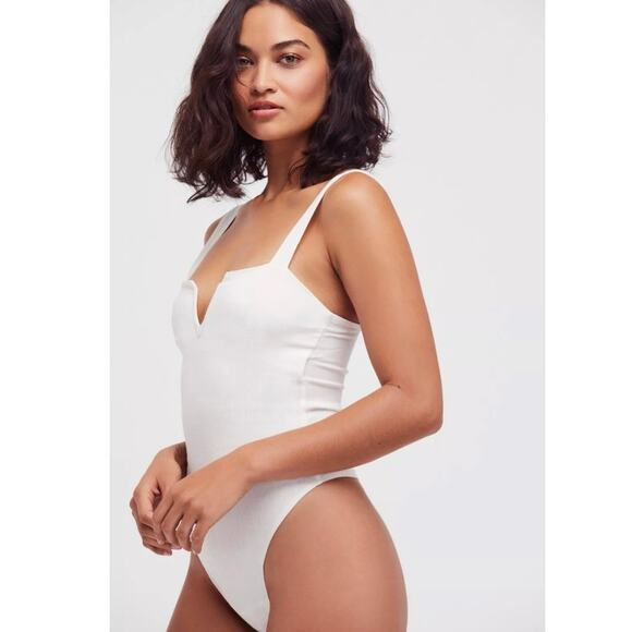 Intimately Free People Pippa V-Wire Bodysuit White Size Medium‎ EUC - Picture 2 of 6